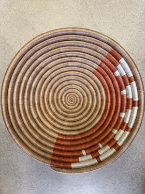 Handcrafted Rwandan Sisal Basket 16 cm Diameter.